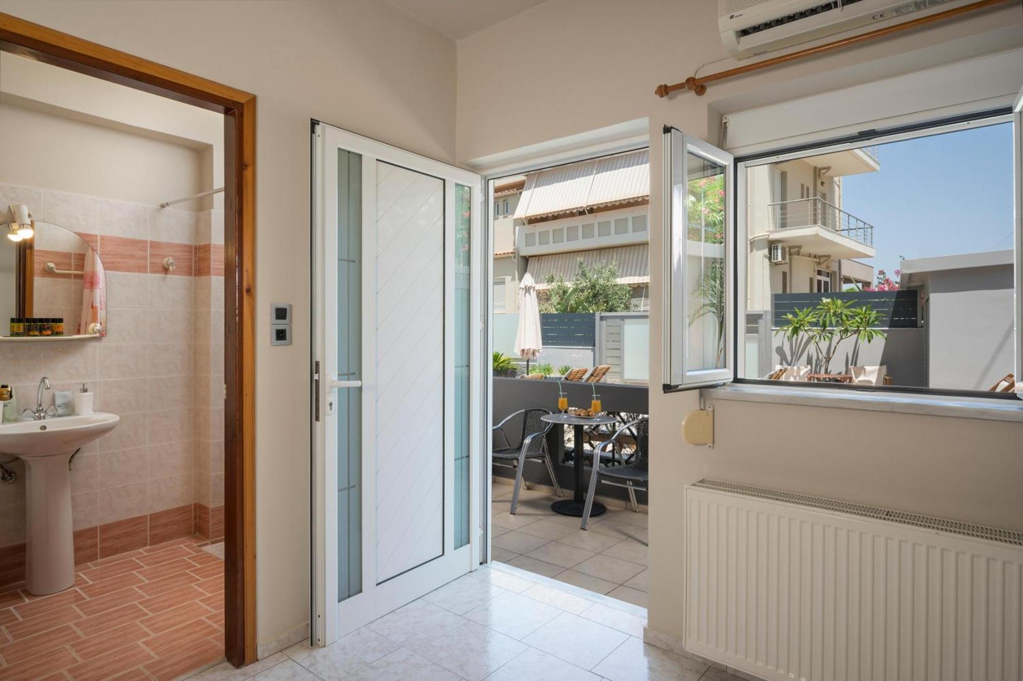 Sun Ray Luxury Apartments Agia Marina  Room photo