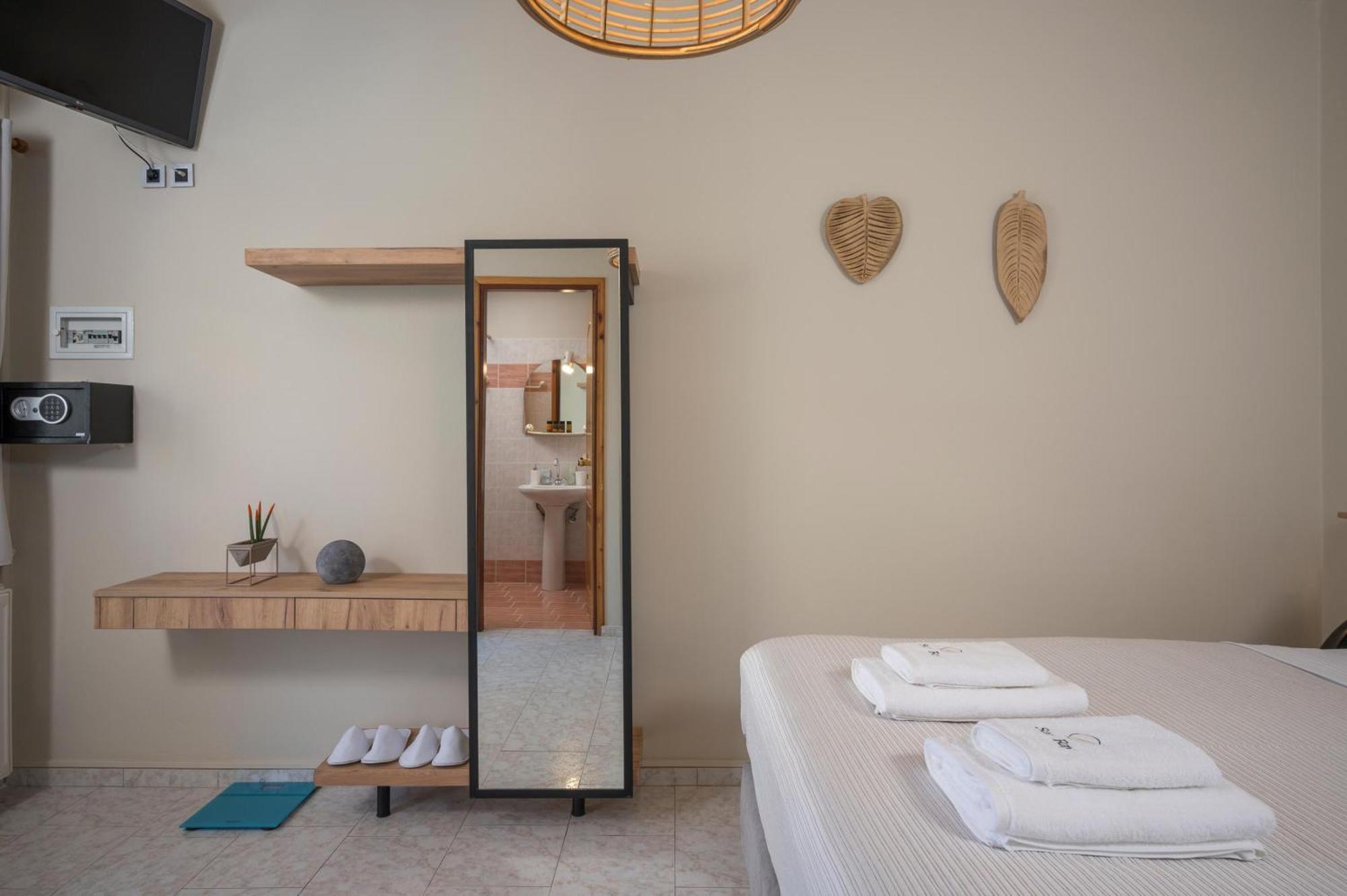 Sun Ray Luxury Apartments Agia Marina  Room photo