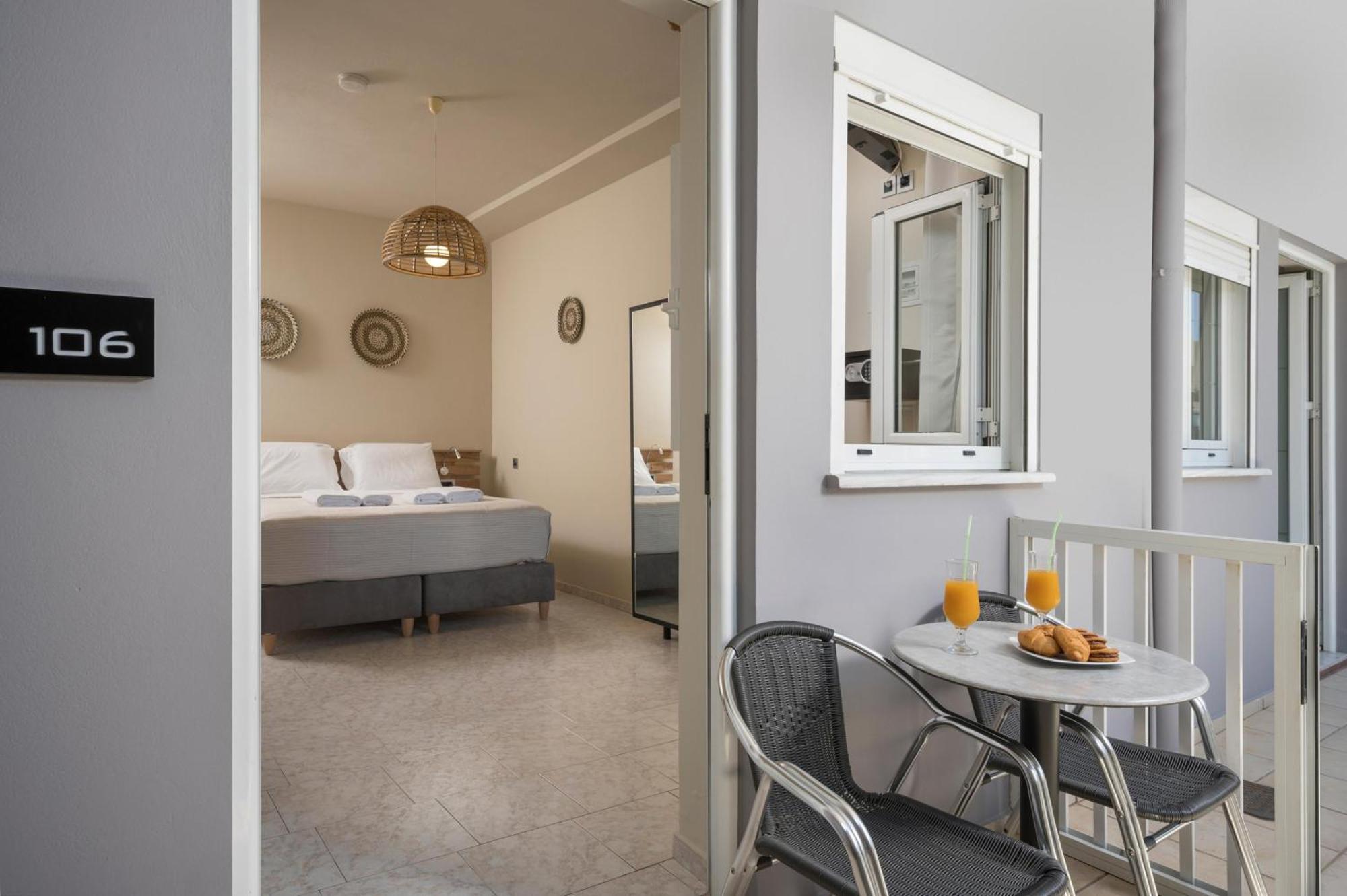 Sun Ray Luxury Apartments Agia Marina  Room photo