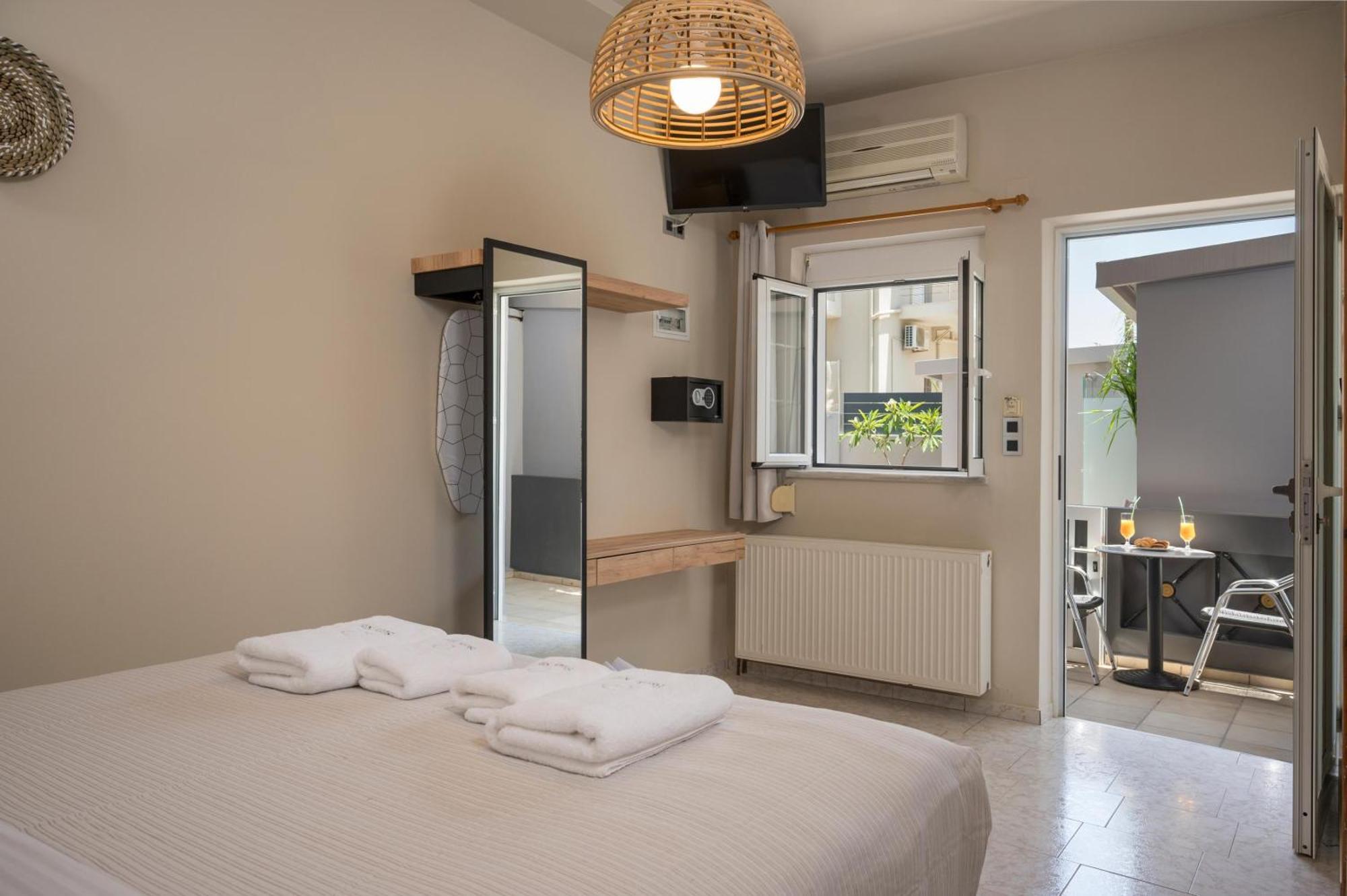 Sun Ray Luxury Apartments Agia Marina  Room photo