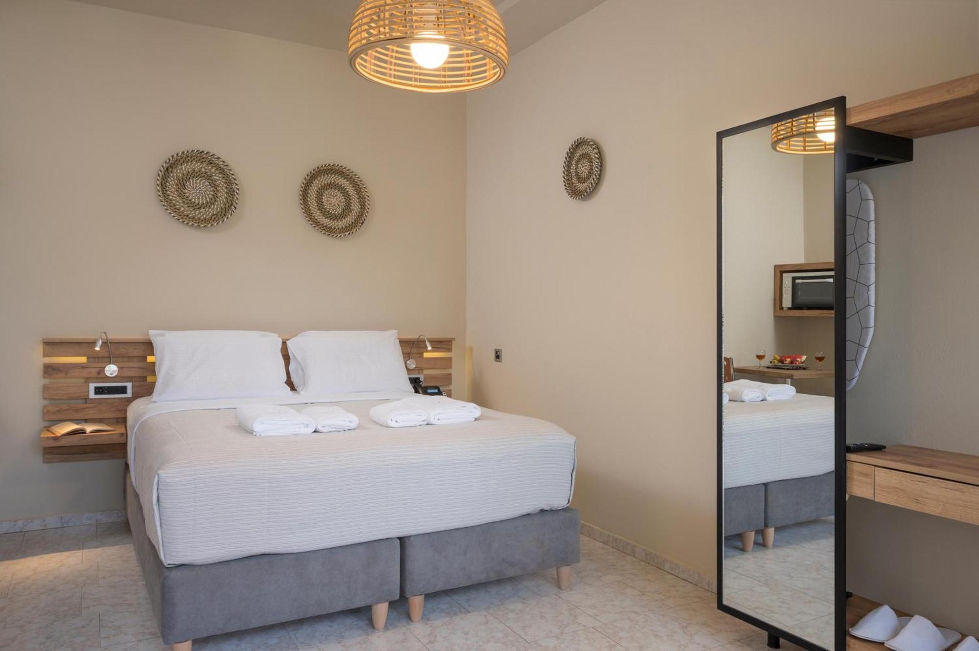 Sun Ray Luxury Apartments Agia Marina  Room photo